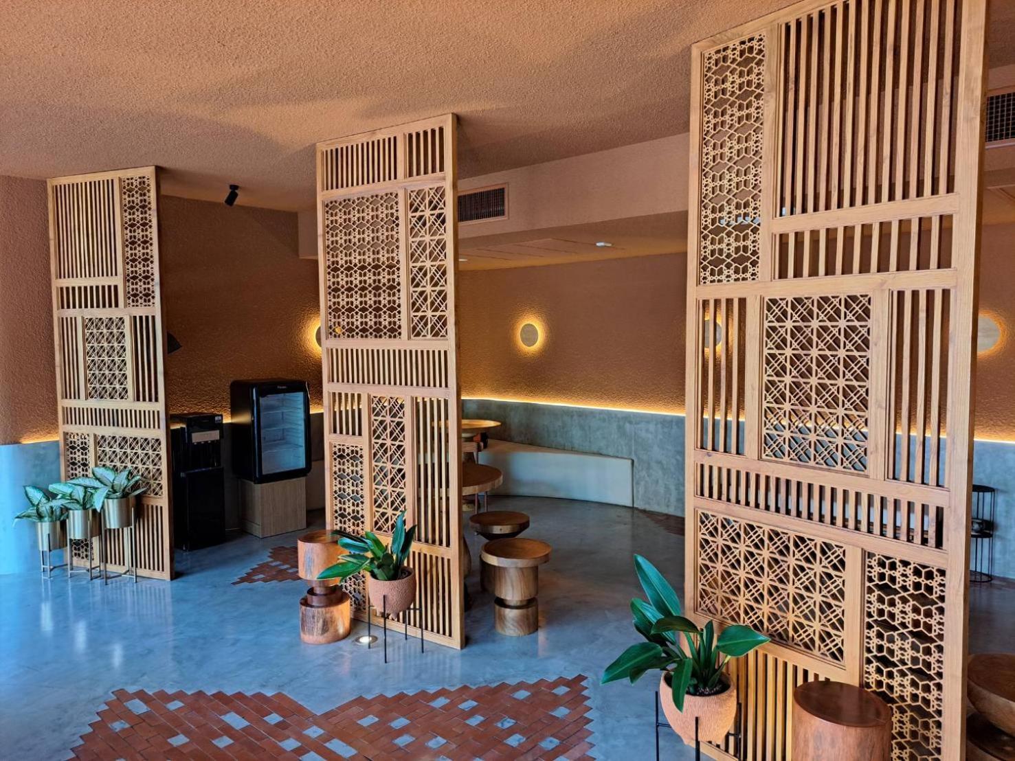 Mai Hotel Csiangmaj Kültér fotó